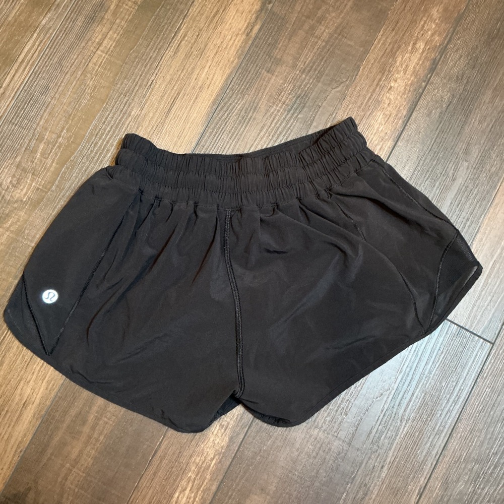 Lululemon Hotty Hot High-Rise Lined Short 4 Black Running Workout Size 4 Reg
